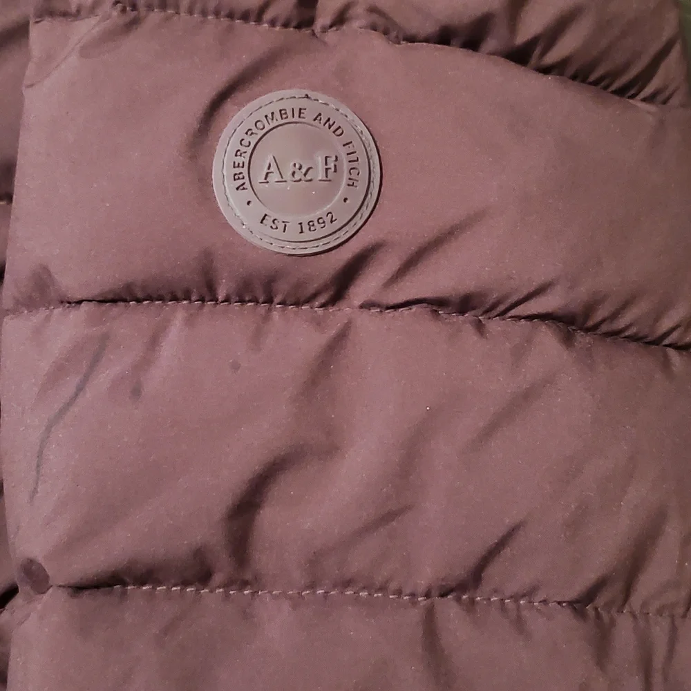 Abercrombie & Fitch Burgundy Quilted Jacket - Picture 8 of 9